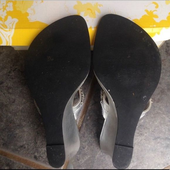 Yellowbox “Maverick” Silver Wedge Sandals - Picture 3 of 8